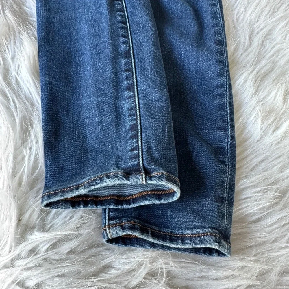American Eagle Outfitters sculpt your